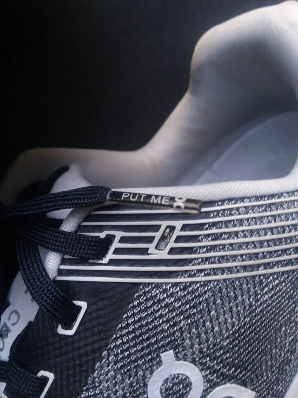 On Cloud Running Trainers Shoes Reflective Trim Logo Runners Gym Beach Work Out - Picture 2 of 13